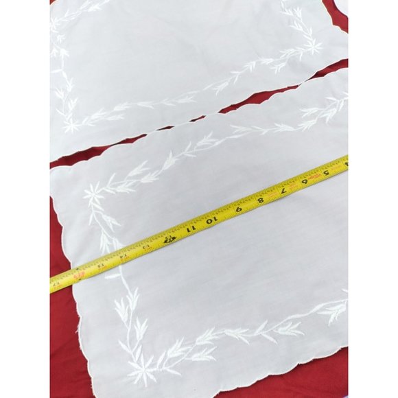 16 Pcs- Embroidered Floral off-white linen? 8 Placemats & 8 matching Napkins - Picture 6 of 12